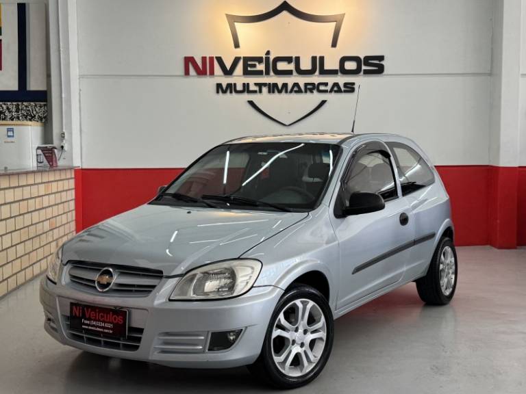CHEVROLET - CELTA - 2009/2010 - Prata - R$ 22.900,00