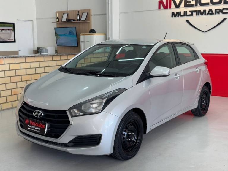 HYUNDAI - HB20 - 2016/2017 - Prata - R$ 49.900,00