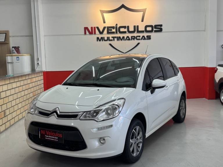 CITROËN - C3 - 2016/2017 - Branca - R$ 44.900,00