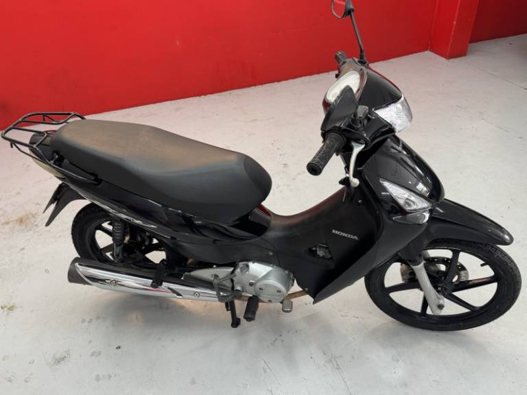 HONDA - BIZ 125 - 2006/2007 - Preta - R$ 8.900,00