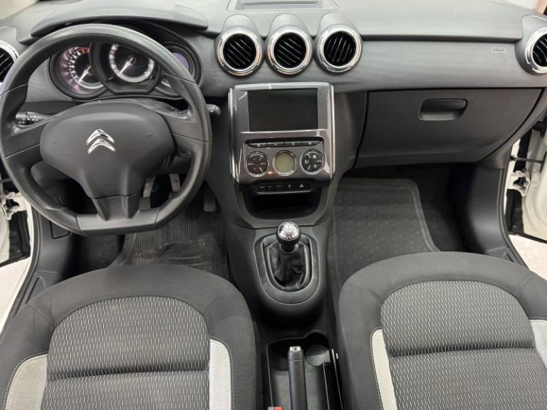 CITROËN - C3 - 2016/2017 - Branca - R$ 44.900,00