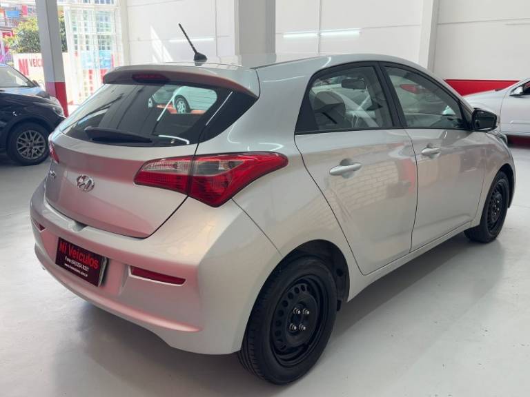 HYUNDAI - HB20 - 2016/2017 - Prata - R$ 49.900,00