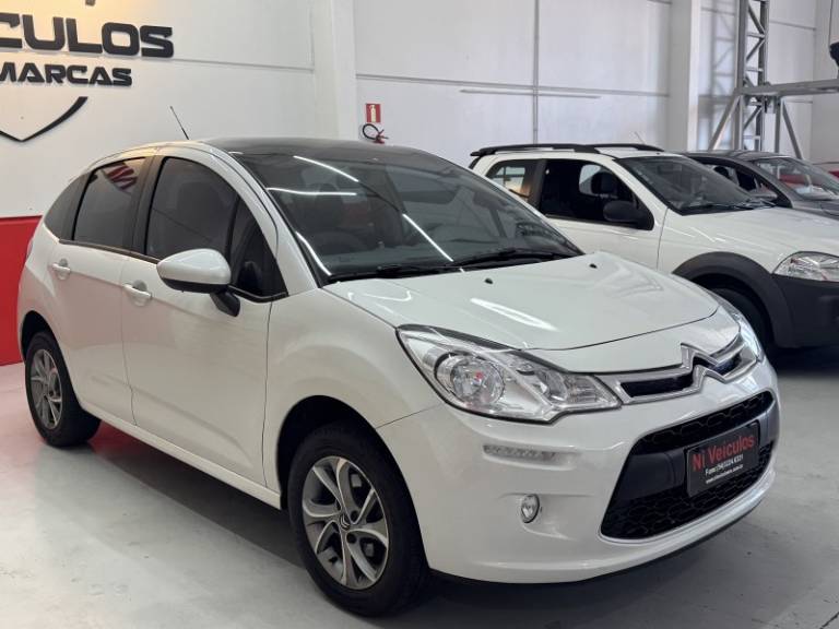 CITROËN - C3 - 2016/2017 - Branca - R$ 44.900,00