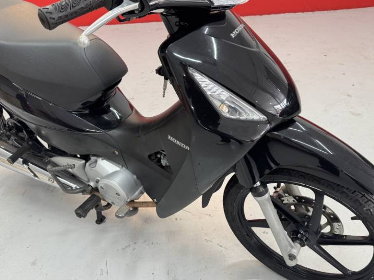 HONDA - BIZ 125 - 2006/2007 - Preta - R$ 8.900,00