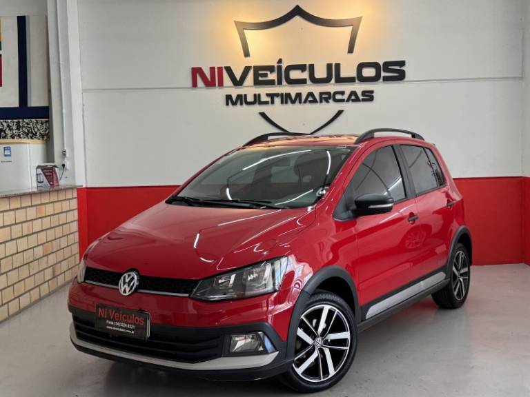 VOLKSWAGEN - FOX - 2020/2021 - Vermelha - R$ 70.900,00