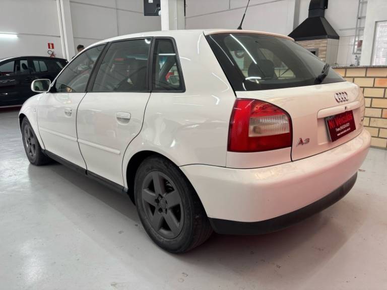 AUDI - A3 - 2004/2004 - Branca - R$ 31.900,00