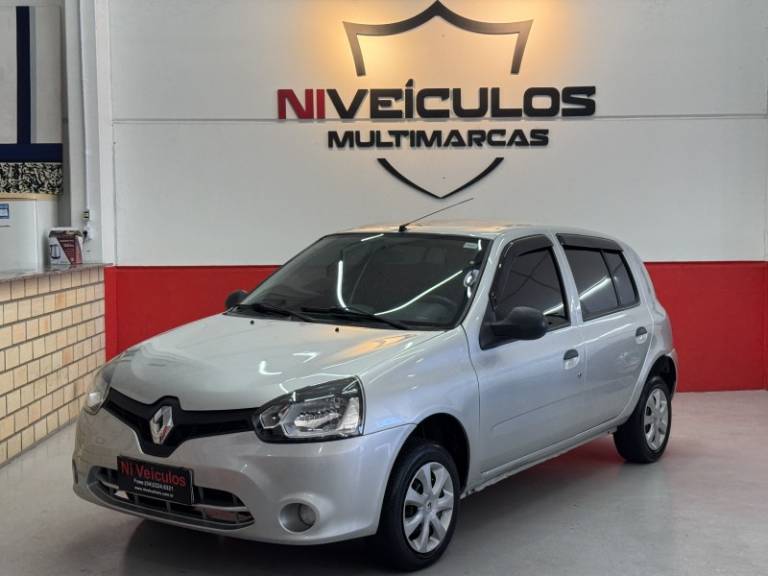 RENAULT - CLIO - 2013/2014 - Prata - R$ 29.900,00