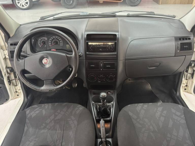 FIAT - SIENA - 2009/2010 - Branca - R$ 26.900,00
