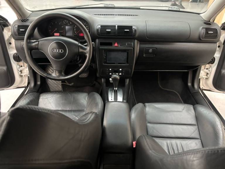 AUDI - A3 - 2004/2004 - Branca - R$ 31.900,00
