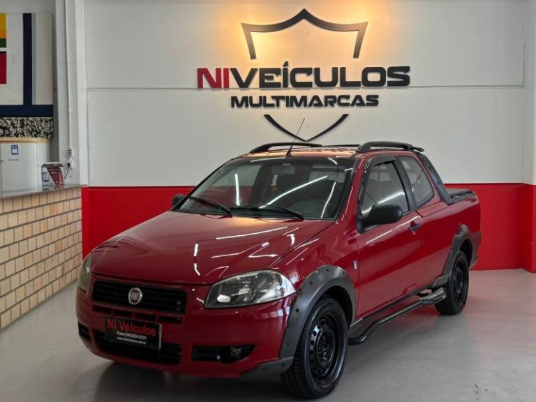 FIAT - STRADA - 2012/2013 - Vermelha - R$ 54.900,00