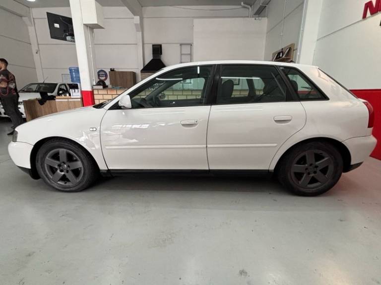 AUDI - A3 - 2004/2004 - Branca - R$ 31.900,00
